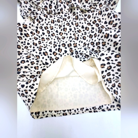 JANIE AND JACK Oyster Grey Leopard Top With Ruffle Sleeveles Collar Size 4 - Picture 4 of 8